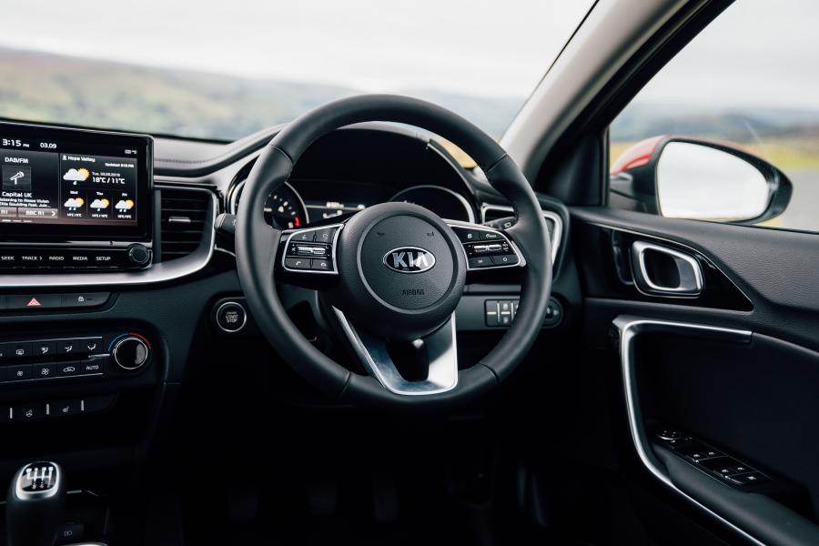 Интерьер Kia XCeed 1.6 CRDi 2019 года  (UK) (фото 78 из 107)